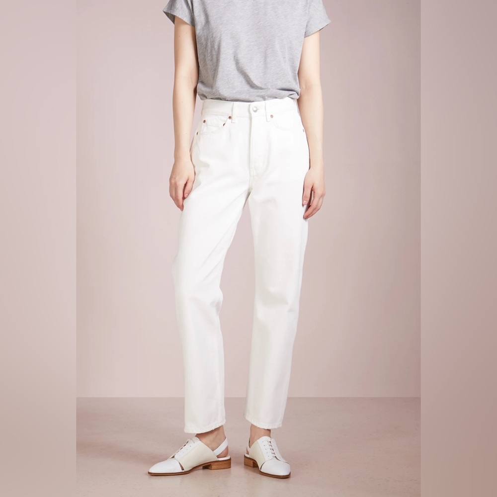 Won hundred Pearl jeans